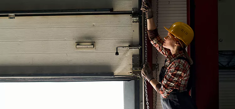 Addressing Common Garage Door Stoppage Issues in Manhattan Beach, CA